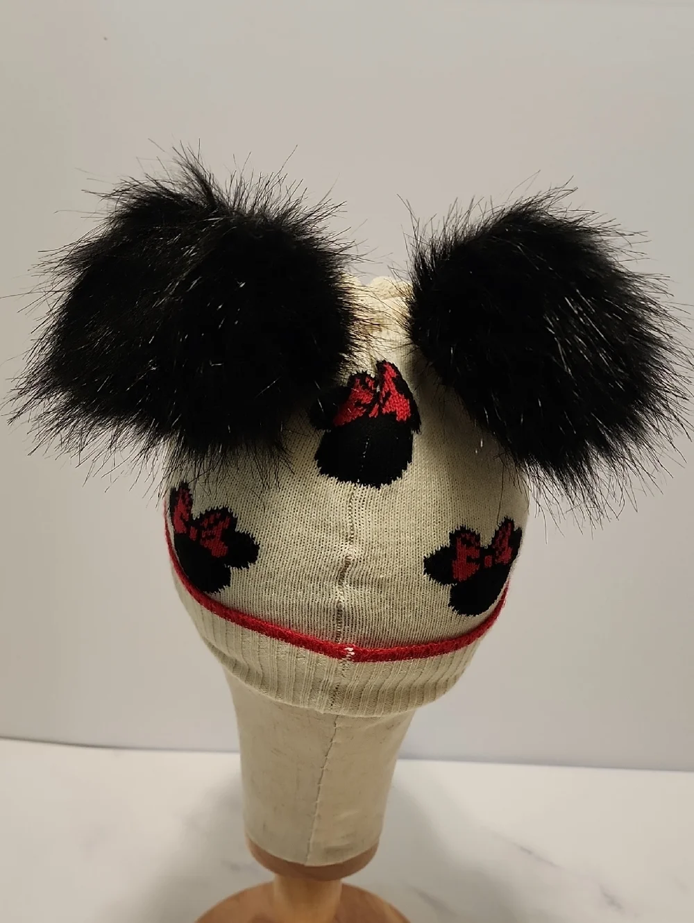 Gap Disney  Pom-Pom Beanie  Mini Mouse